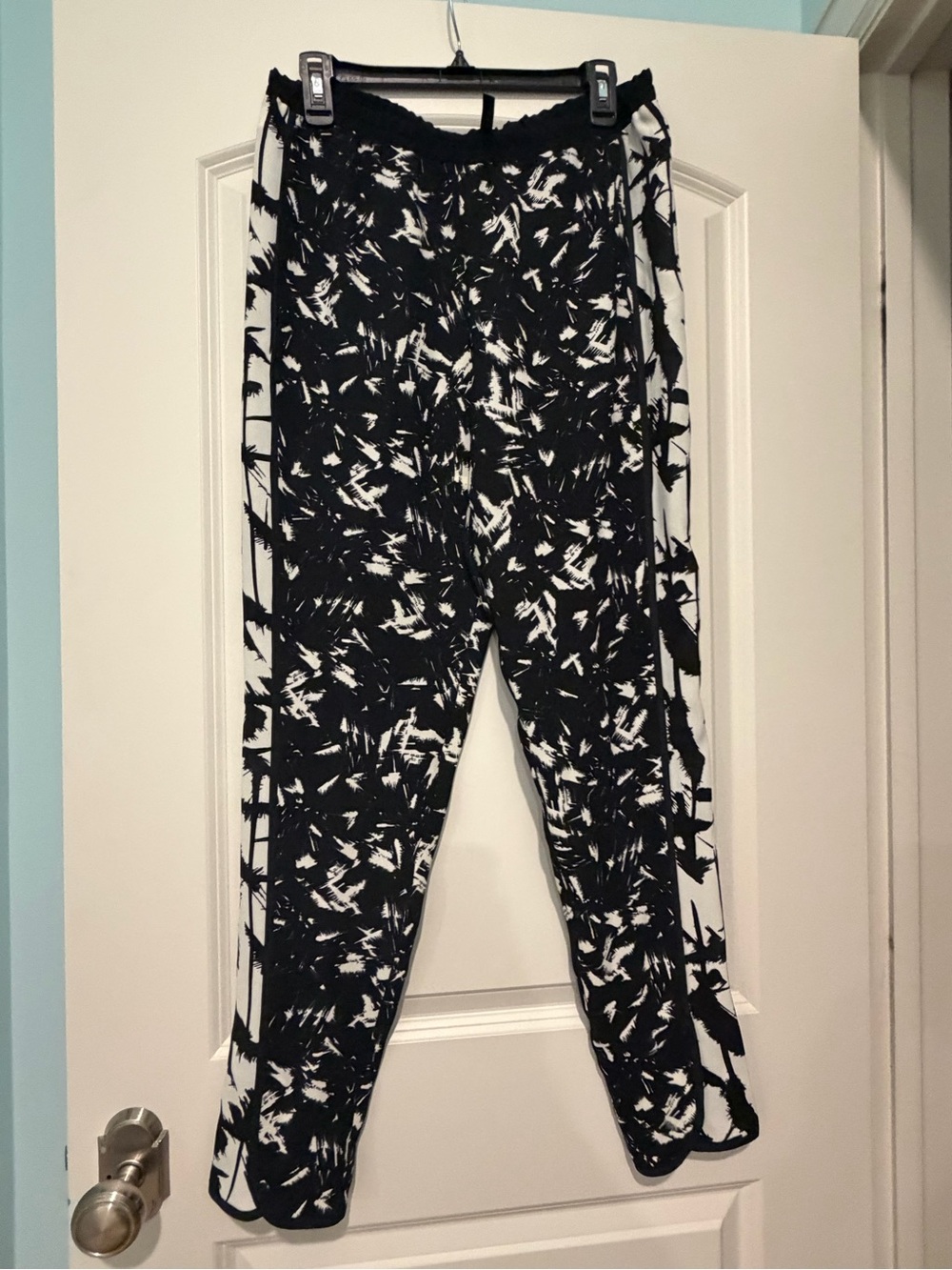 BCBGMaxAzria Black & White Printed Straight Leg Pants